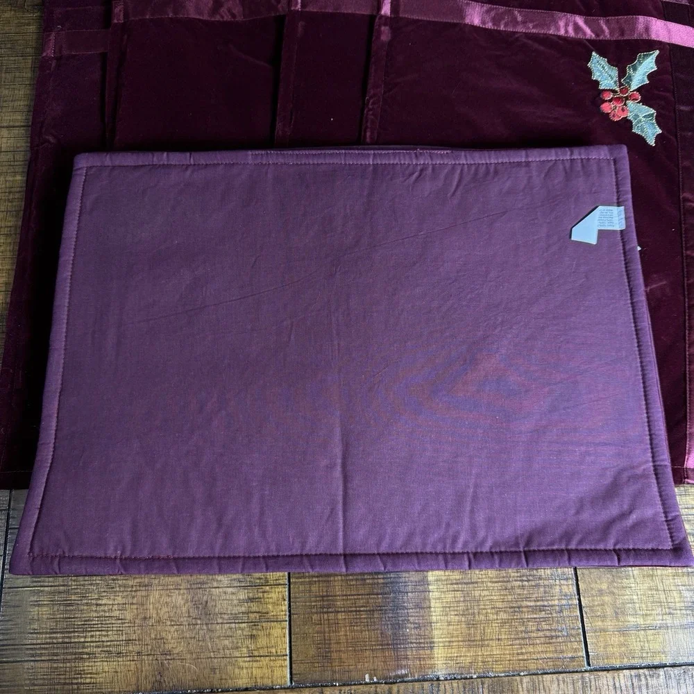 Vtg Burgundy Velveteen Satin Christmas Holly Berry Placemats Set Of 6 18